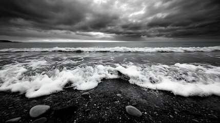 Aufkleber - Moody black and white beach scene with crashing waves and cloudy sky : Generative AI
