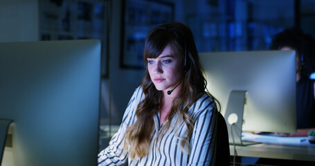 Fototapete - Night, contact or businesswoman in call center with computer, communication or sales at help desk. Virtual assistant, consultant or customer service agent with mic headset, online support or advice