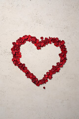 Poster - red heart on a wooden background