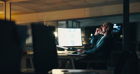 Leinwandbilder - Computer screen, fatigue and yawn with business man in office for international investment management. Exhausted, night and tired with financial broker at desk in workplace for stock market trading
