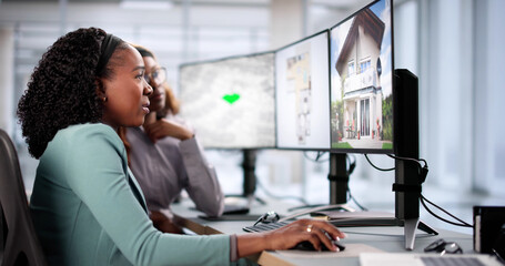 Aufkleber - African American woman using technology