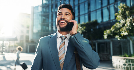 Leinwandbilder - Phone call, business and man with smile, outdoor and commute with conversation, attorney and talking. Person, legal aid or lawyer with humor, travel and digital app for communication, joy or laughing