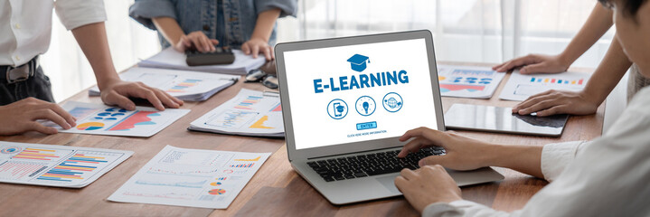 Leinwandbilder - E-learning website with brisk sofware for student to study online on the internet network