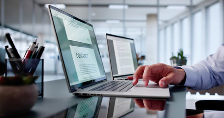 Aufkleber - Reading Lease Agreement Contract Document