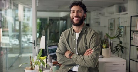 Aufkleber - Creative, crossed arms and face of businessman in office with confidence, pride and smile. Startup agency, professional and portrait of happy person by desk for opportunity, designer career and job