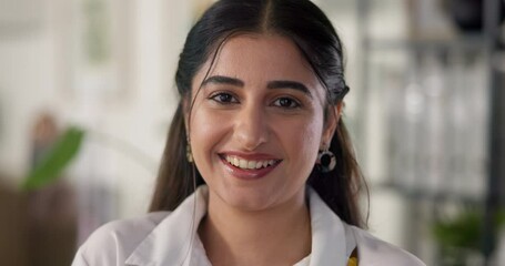 Aufkleber - Smile, face and professional with business woman in office for creative consultant, pride and startup. Publishing advisor, happiness and confidence with person in agency for about us and entrepreneur