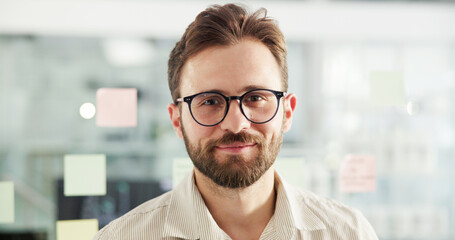 Aufkleber - Portrait, glasses and smile with business man in office for schedule coordinator, appointment reminder or idea. Sticky note, calendar and project due date with person in creative startup for planning