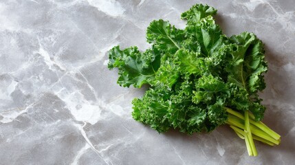 Aufkleber - A crisp bundle of kale leaves rests on a smooth marble countertop, catching bright light that enhances its fresh appeal and inviting colors