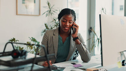 Aufkleber - Talking, receptionist or black woman with phone call for appointment, contact or planning in business. PA, secretary and African assistant with mobile, computer or communication for calendar booking