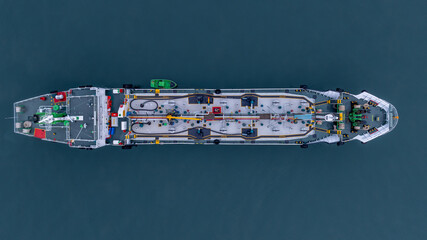 Fototapete - Oil product tanker ship freight shipping oil and gas, Global business freight shipping import export logistic transportation oil product tanker ship, Sea freight oil product tanker ship.