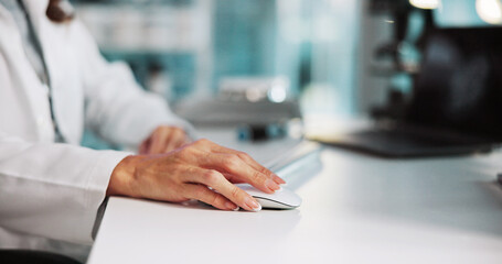 Aufkleber - Science, employee and hands with mouse, research and scientist with info for healthcare and clinic. Lab, pharmaceutical and person with tech for medical study, closeup and innovation for medicine