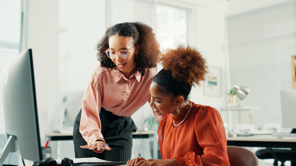 Aufkleber - Document, mentor and business women in training, help or advice for copywriting in creative startup office. Team manager, coaching intern and learning content writing, talking or teaching on computer