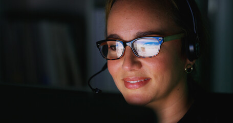 Aufkleber - Glasses, customer service and woman on computer at night for talking, online help and consulting. Corporate, reading and person with headset for virtual assistant, communication and b2c contact
