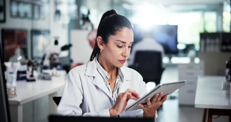 Aufkleber - Tablet, scientist and search with woman in laboratory for healthcare, medical research or innovation. Technology, analysis or study with biologist in clinical trial for pharmaceutical development