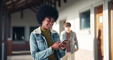 Aufkleber - Phone, education and happy with girl at school for University application, news and communication app. College admissions, learning portal and future with student on campus for mobile and scholarship