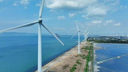 Poster - 風車とソーラーパネルのハイブリッド発電所の風景空撮