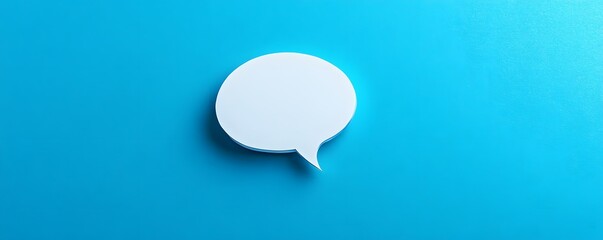 Aufkleber - White speech bubble communicating on a blue background