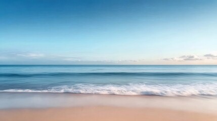 Poster - 穏やかな日の出のビーチで青い海と波が砂浜に打ち寄せる風景