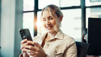 Aufkleber - Phone, search and smile with business woman in office for networking, deal closure and client feedback. Communication, happy and connection with person in agency for chat, notification and contact