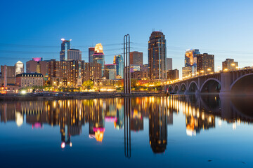 Fototapete - Minneapolis, Minnesota, USA Skyline over the Mississippi River