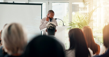 Fototapete - Presentation, speaker and man with business people in office listening for conference, training and meeting. Corporate, discussion and workers in workshop, convention and seminar for tradeshow