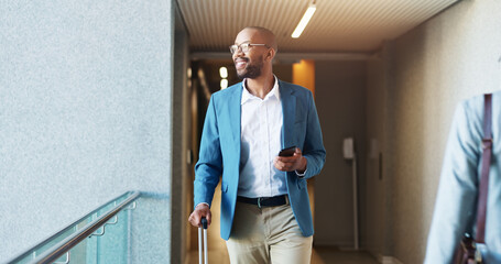Fototapete - Business, airport and man with smartphone, travel and smile with global trade expert. African person, employee and consultant for import agency, cellphone or international transport with email or app