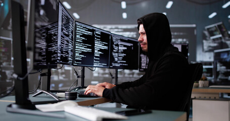 Aufkleber - The Young Hispanic Hacker Man Is Frustrated
