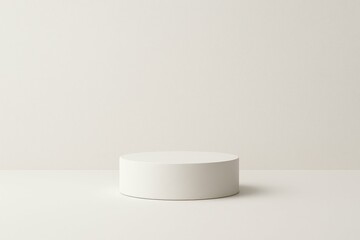 Poster - Minimalist Podium Design for Displaying Products in a Simple Setting