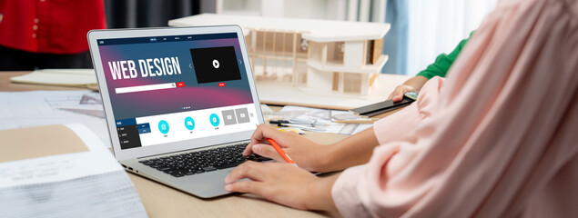 Website design software provide brisk template for online retail business and e-commerce