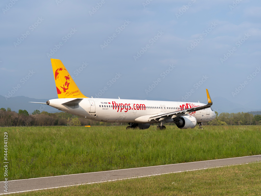 Pegasus Flypgs Airlines Airbus A321 neo is taxiing at BGY Bergamo ...