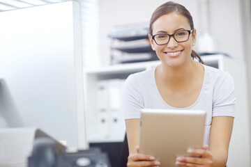 Poster - Business woman, portrait smile and tablet for reading digital report, email notification and planning schedule. Girl, web designer and tech for check website traffic, info and seo project in agency