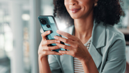 Aufkleber - Hands, phone and person with social media business, communication or meme online on work break. Relax, smile and female employee on mobile app for digital chat, notification or reading ebook or email
