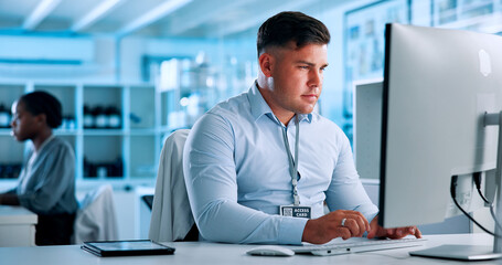 Aufkleber - Science, lab and man on computer for online research, medicine analysis and medical report. Healthcare, clinic administrator and person on pc for planning experiment, pharmaceutical study and results