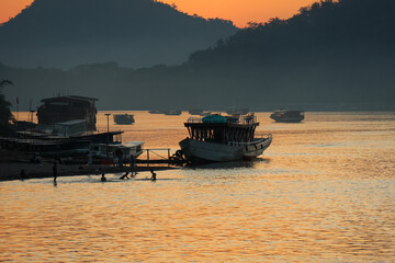 Wall Mural - luang prabang mekong river after sunset