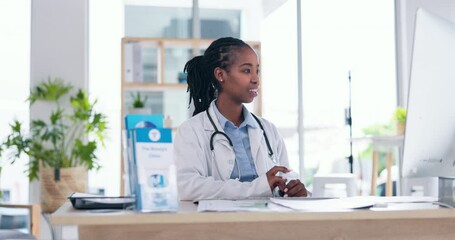 Aufkleber - Computer, happy doctor and woman in video call in hospital for help, healthcare advice or talk for support. African person, online consultation and medical worker in virtual conference for telehealth