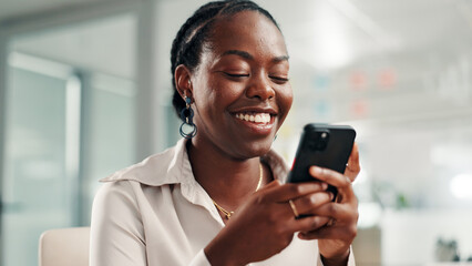 Poster - Phone, smile and business woman with social media, texting or message in office laughing at meme. Funny, communication and black person employee browsing website, mobile or internet app on smartphone