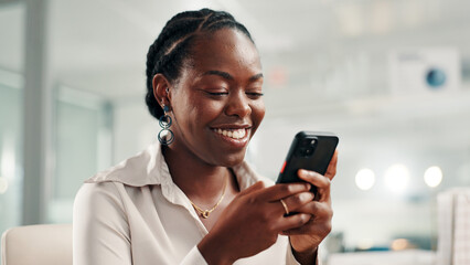 Poster - Smartphone, smile and business woman with social media, texting or message in office laughing at meme. Funny, communication and black person employee browsing website, mobile or internet app on phone