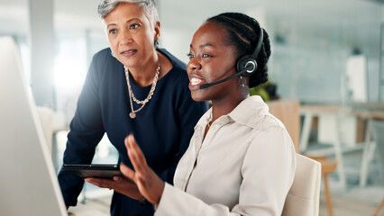 Aufkleber - Call center, women and advice at computer for business, feedback or problem solving in telemarketing. Sales agent, mentor and discussion at tech with help, training or tablet for management.