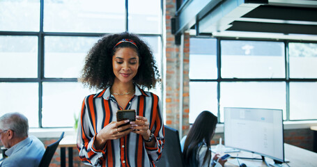 Aufkleber - Creative agency, businesswoman and smile with smartphone for notification, online news or contact in office. Coworking, female person or journalist with chat on tech, blog application or social media
