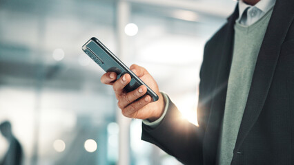 Aufkleber - Business man, hands and scroll with phone in office for stock market price, trading account and check email. Professional, trader and smartphone for online investment, reading economy news and update