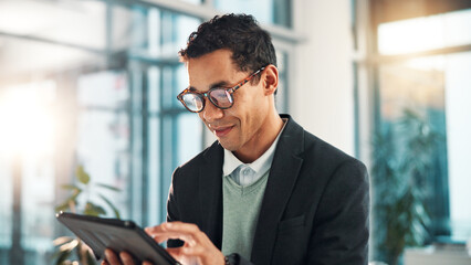 Aufkleber - Smile, businessman and tablet in office for research, reading email or scroll insurance update for policy. Digital technology, online or employee on app for coverage, risk management or review claims
