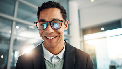 Aufkleber - Glasses, smile and tablet with business man in office for administration, planning and research. App reflection, finance and report with happy professional in corporate workplace for review of info