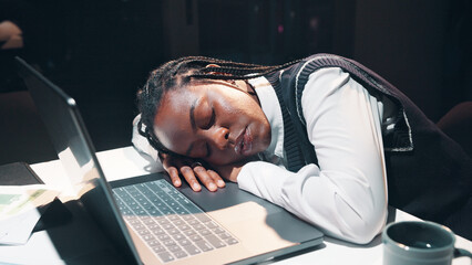 Aufkleber - Business, tired and black woman with sleeping on laptop in office with burnout, low energy and overtime trading. Trader, person and exhausted with stock market deadline, overworked and nap at night