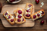 gâteaux moelleux financier cakes fait maison amande et cerises