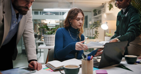 Aufkleber - Business people, paper and meeting in office for discussion, project feedback or advice at night. Journalist team, document and tech in agency for article planning, collaboration and late information