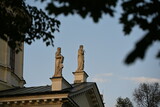 kościół świętej Anny Warszawa fasada rzeźby
