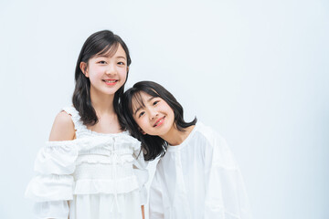 Poster - 寄り添う姉妹のポートレート