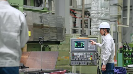 Aufkleber - 工場で働く作業員グループ