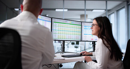 Aufkleber - Doctor At Hospital Uses Spreadsheet To Bill Medical Codes