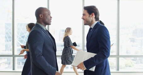 Aufkleber - Conference, discussion and meeting with business men in office together for event. Welcome, partnership and smile with happy employee for introduction to corporate seminar, networking or workshop